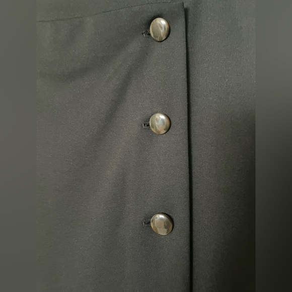 NWT Babaton BILLY skirt from Aritzia. Brand New. Black mid length skirt - Picture 4 of 12